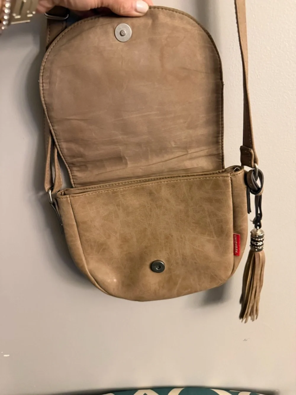 Unionbay Boho Crossbody Bag Tan Faux Leather Tassel Purse - Picture 6 of 10